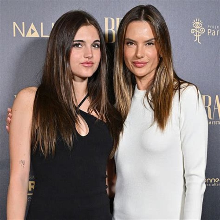 Alessandra Ambrosio Bra Size, Age, Weight, Height, Measurements