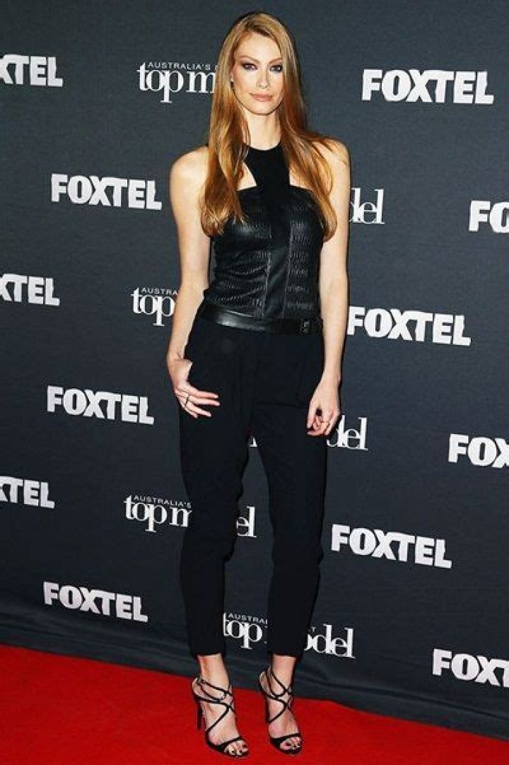 Alyssa Sutherland Height Weight Shoe Size Measurements Facts Family