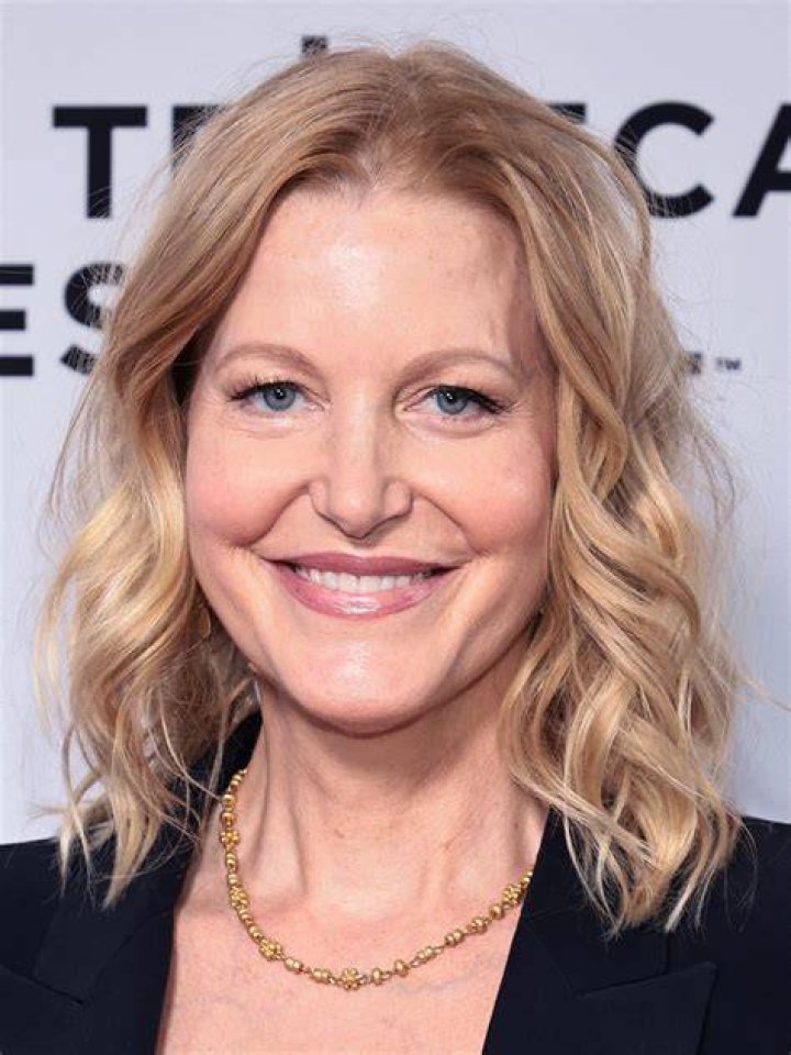 Anna Gunn Bra Size, Age, Weight, Height, Measurements