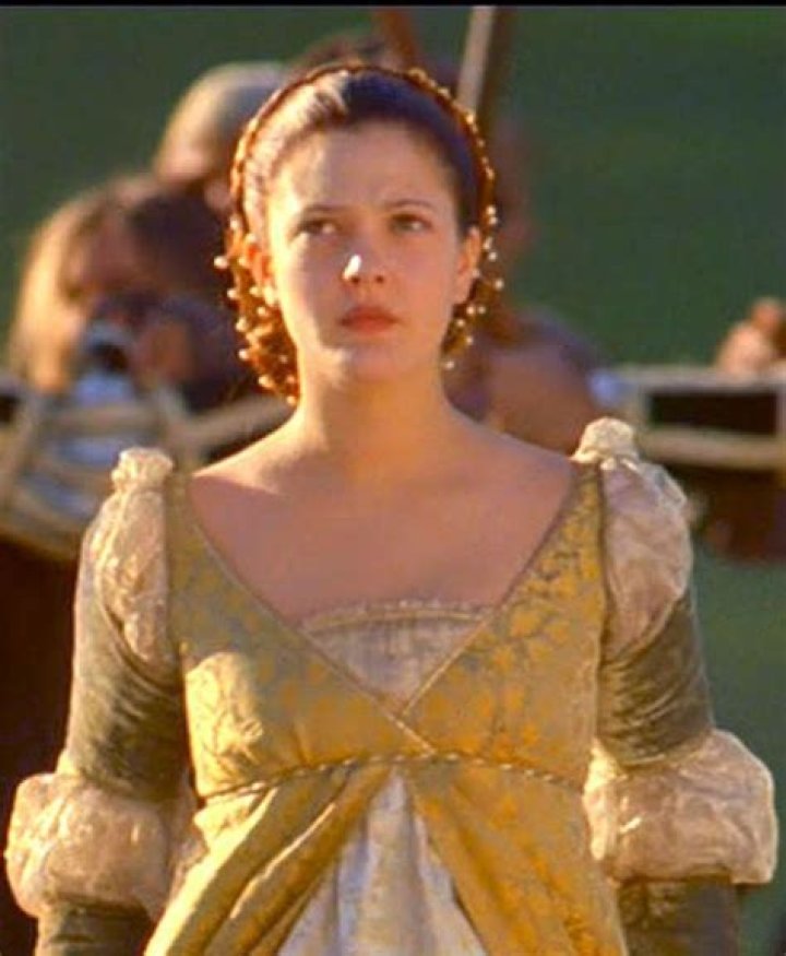 Did Cinderella ever wear a yellow dress? – Celebrity