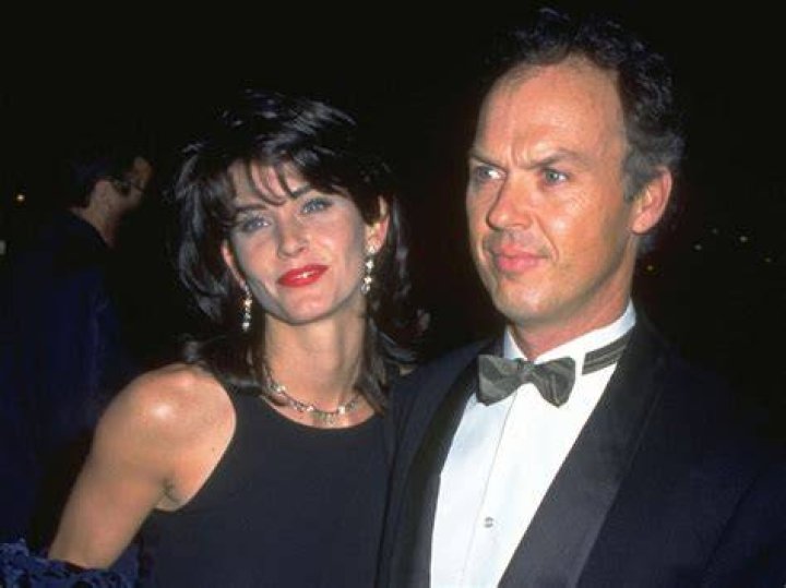 Did Michael Keaton and Courteney Cox date? – Celebrity