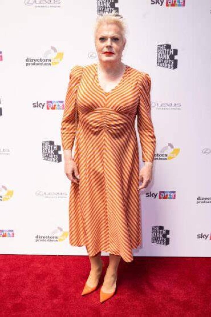 Eddie Izzard Height Weight Shoe Size Measurements Family Facts