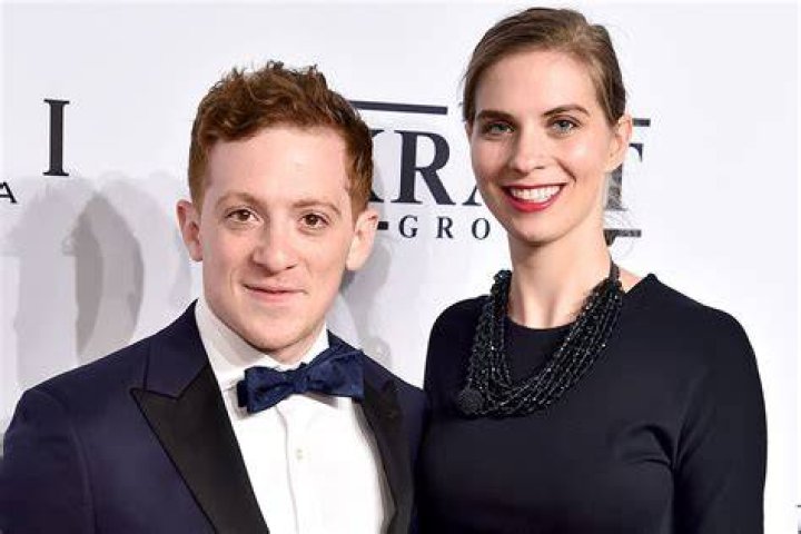 Ethan Slater Wife Lilly Jay Wiki, Age, Husband, Kids, Net Worth & More