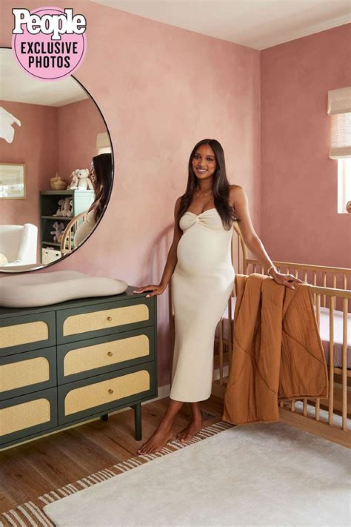 
How Much Money Does Jasmine Tookes Make? Latest Income Salary
