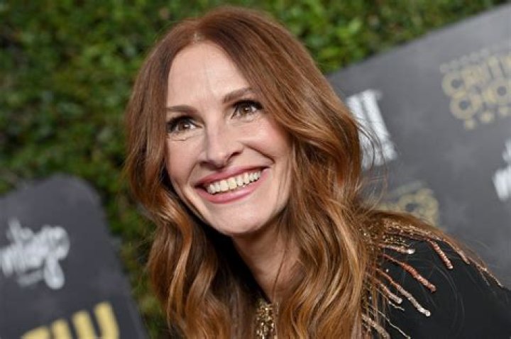 
How Much Money Does Julia Roberts Make? Latest Income Salary
