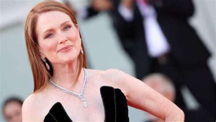 Julianne Moore – Height, Weight, Bra Size, Measurements & Bio