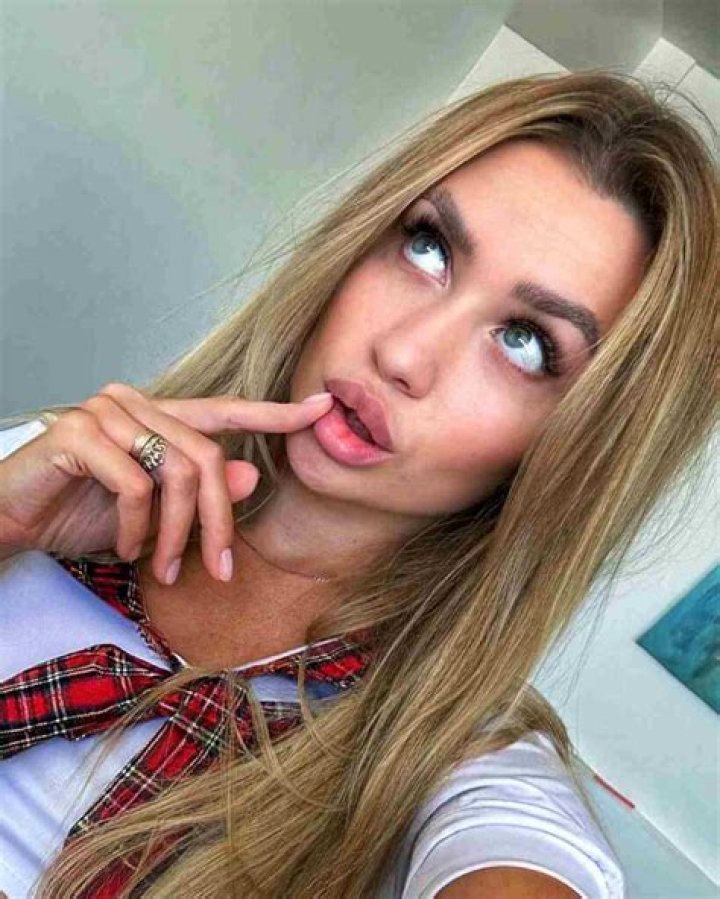 
MacKenzie Weegar Height, Weight, Net Worth, Age, Birthday, Wikipedia, Who, Instagram, Biography 
