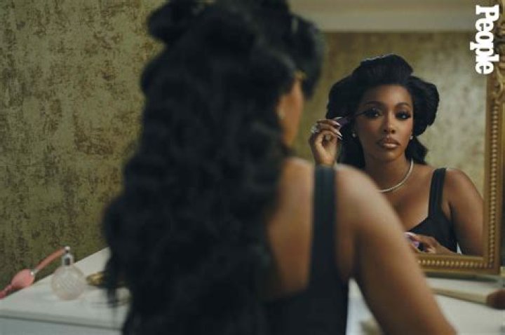 Porsha Williams in Bathing Suit Heats Up the Tropics — Celebwell