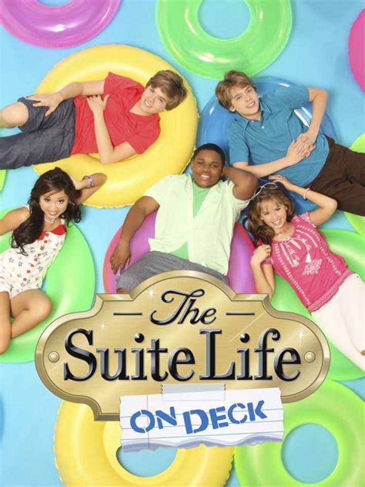 The Suite Life on Deck's Erin Cardillo in Workout Gear Has "Endless Summer"    
