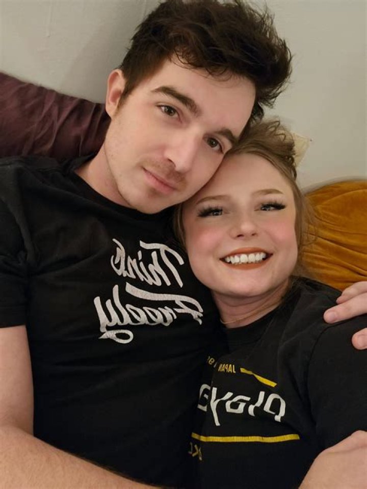Youtuber Hunter Avallone Wiki, Age, Girlfriend, Parents & More